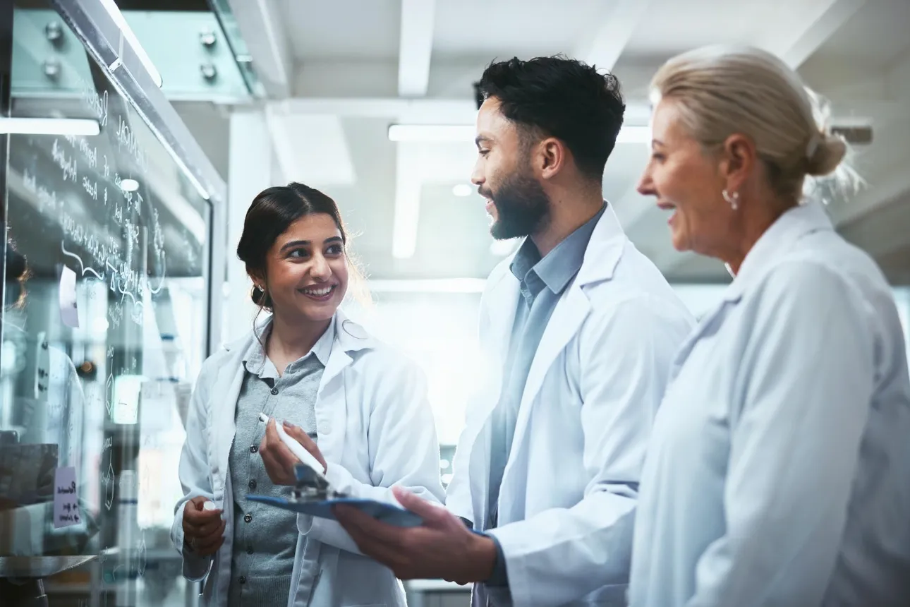 scientists-collaborating